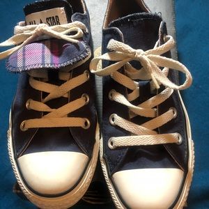 Navy blue converse